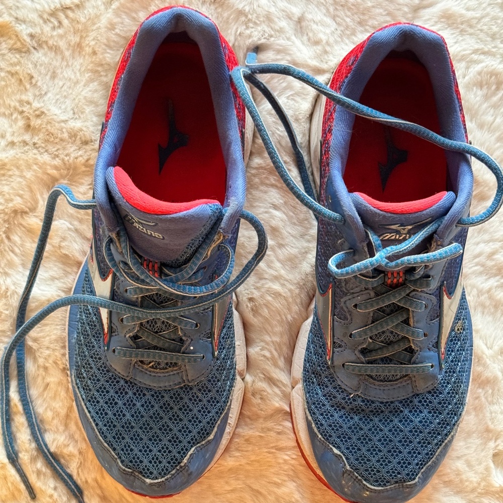Muzuno blue and pink athletic shoe